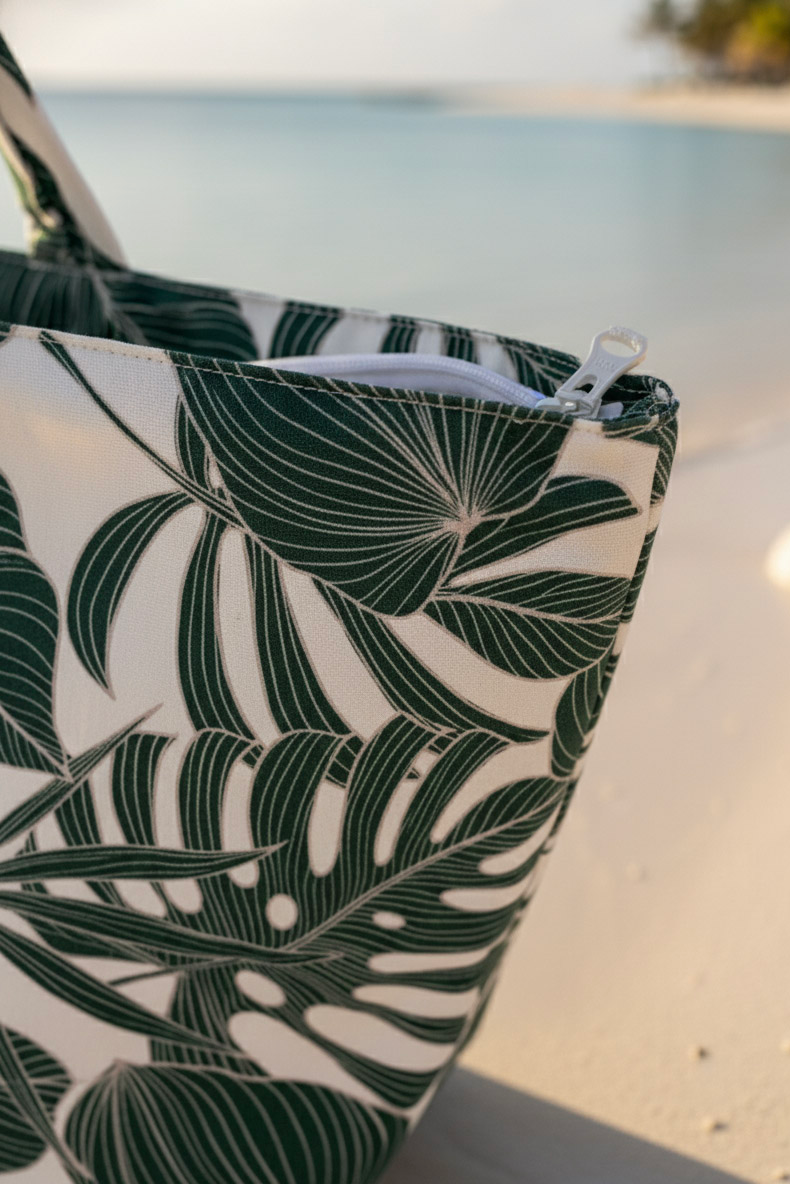 Tropical leaf-patterned water resistance tote bag by TropicLBD
